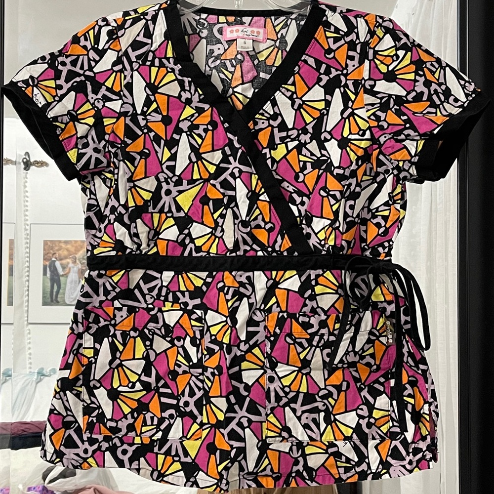 KOI Scrub Top